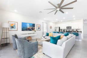 W450 - Colorful Chateau With Home Theater at Reunion